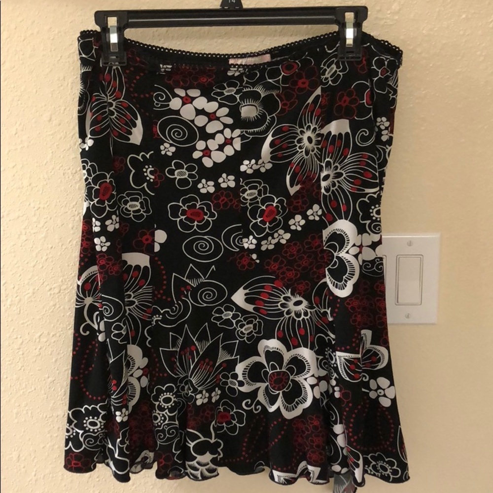 Large Candies black, red and white skirt